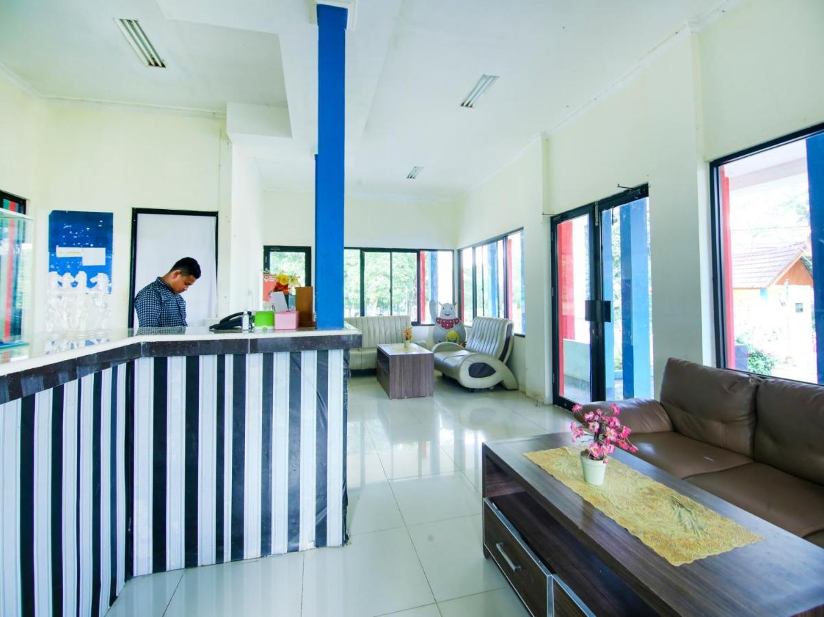 Oyo 3475 Villa Ex Mtq Pagaralam Екстер'єр фото